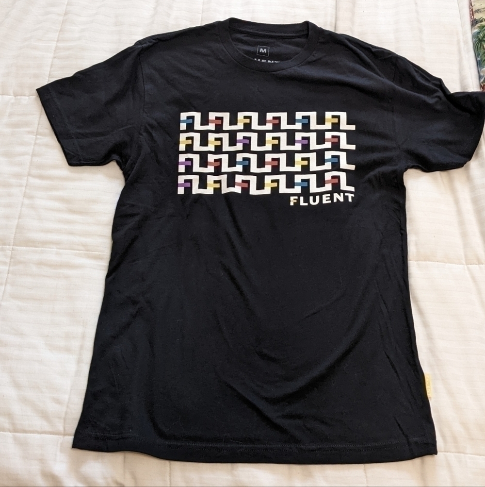 𝅺fluent Lifestyle graphic tee shirt size Medium